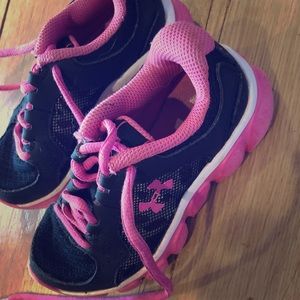 Under armor girls sneakers